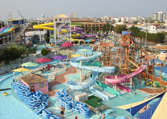 Jolly Roger Amusement Park kviečia studentus vasarai